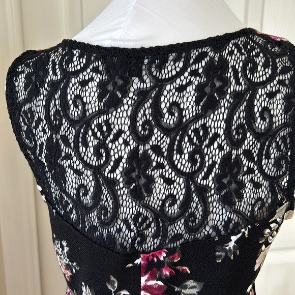 Three Pink Hearts Sleeveless Black Floral Dress with Lace Back Sz L - Picture 5 of 12